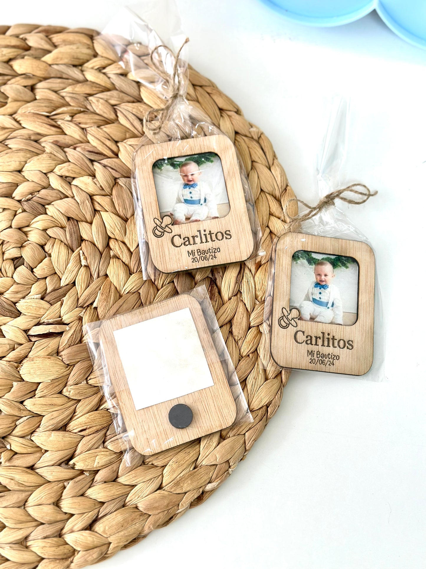 Imán de madera con fotografía / Bautizo