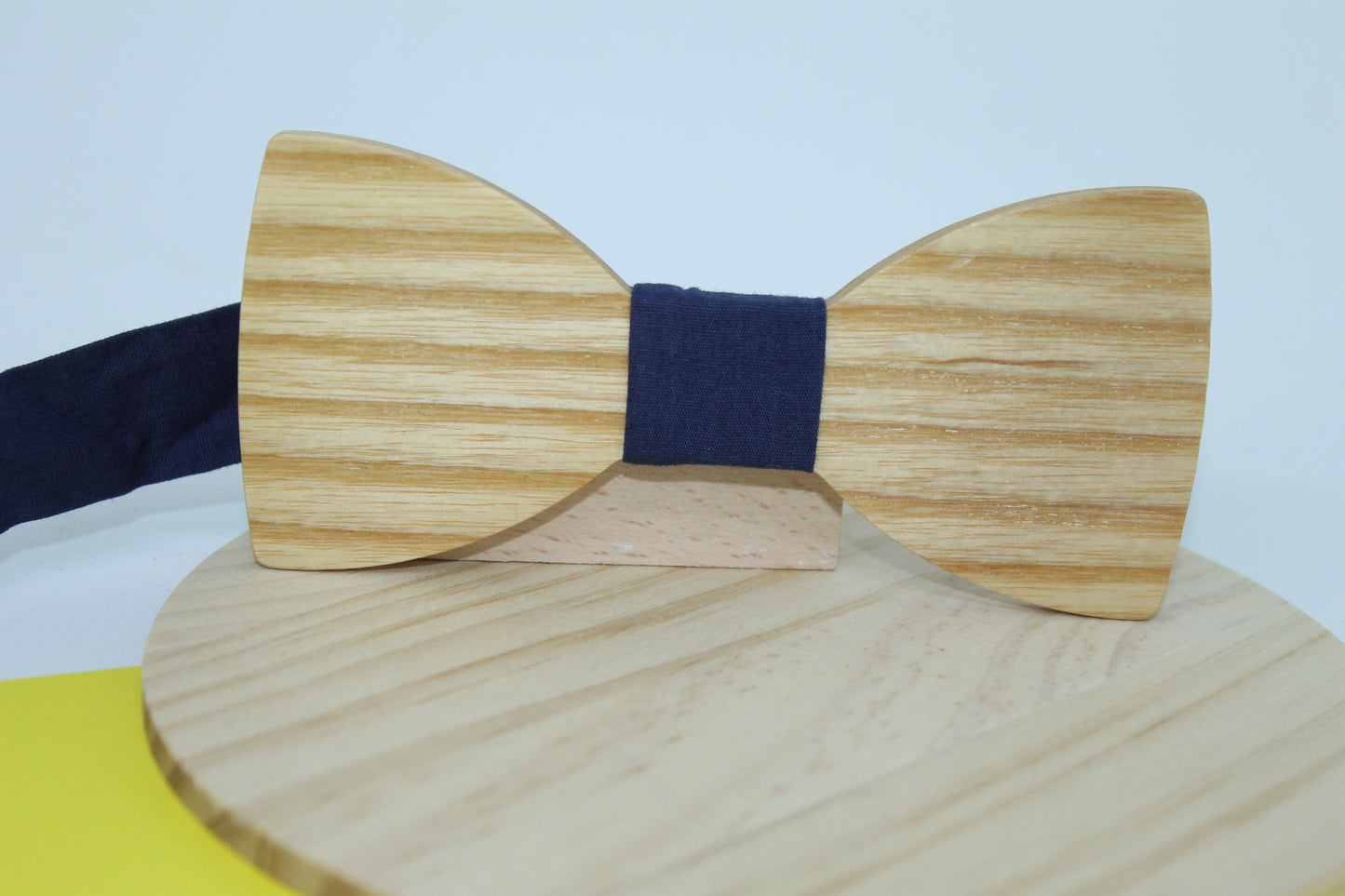 Pajarita de madera