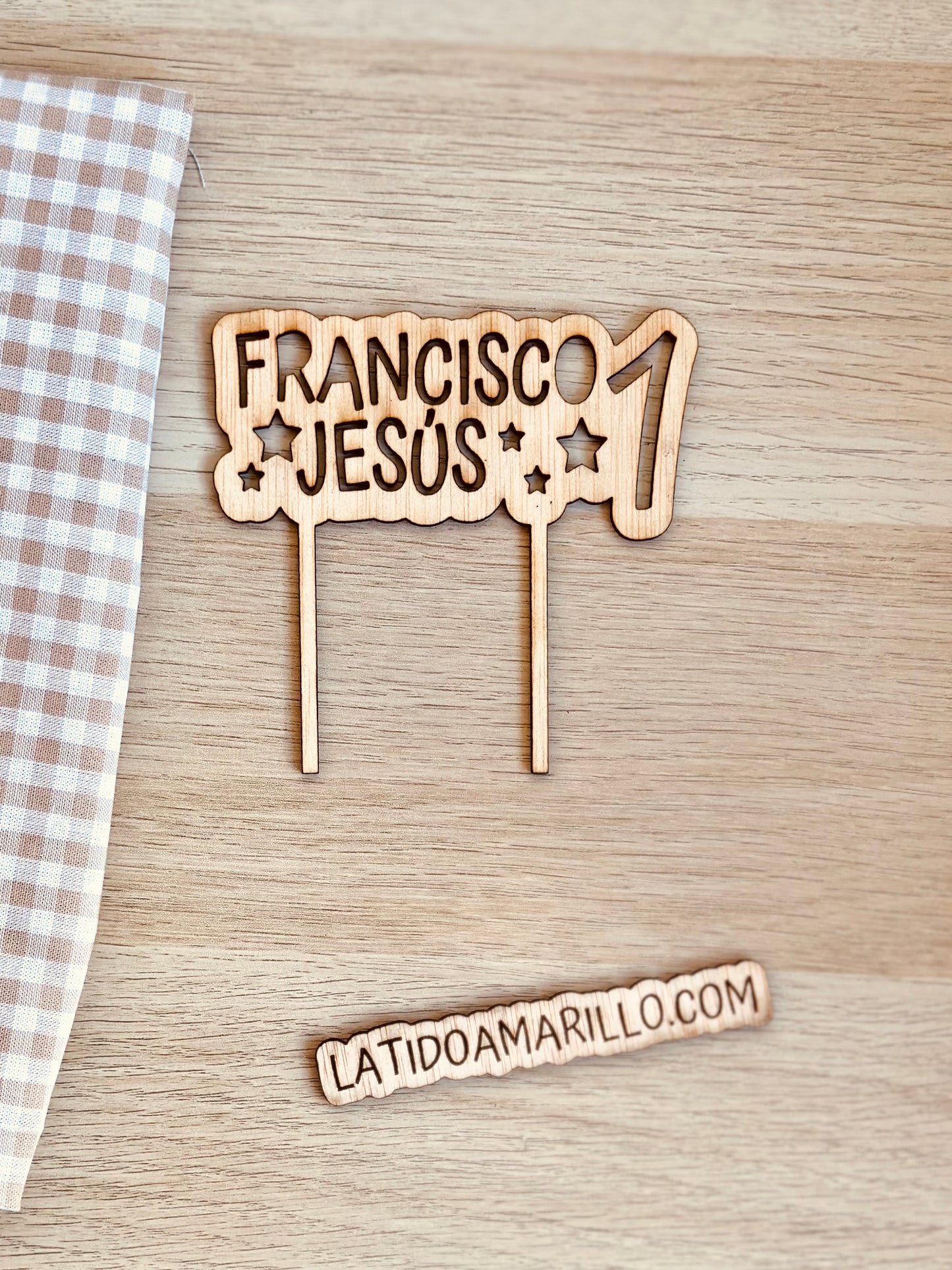 Topper madera para tartas.