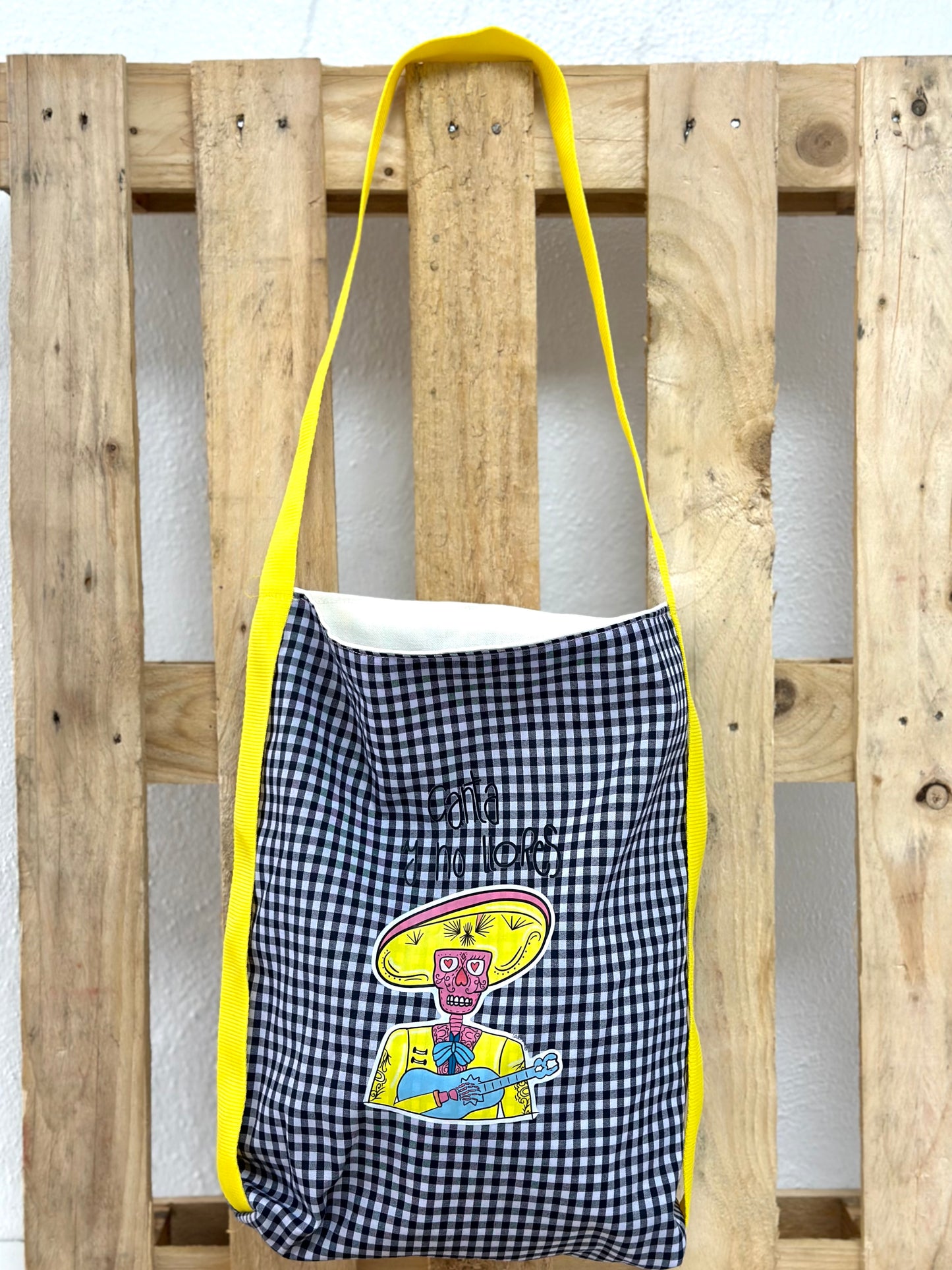Bolso Tote canta y no llores