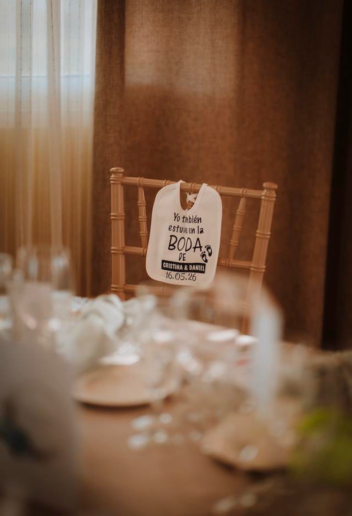 Babero “Yo también estuve en la boda de…”