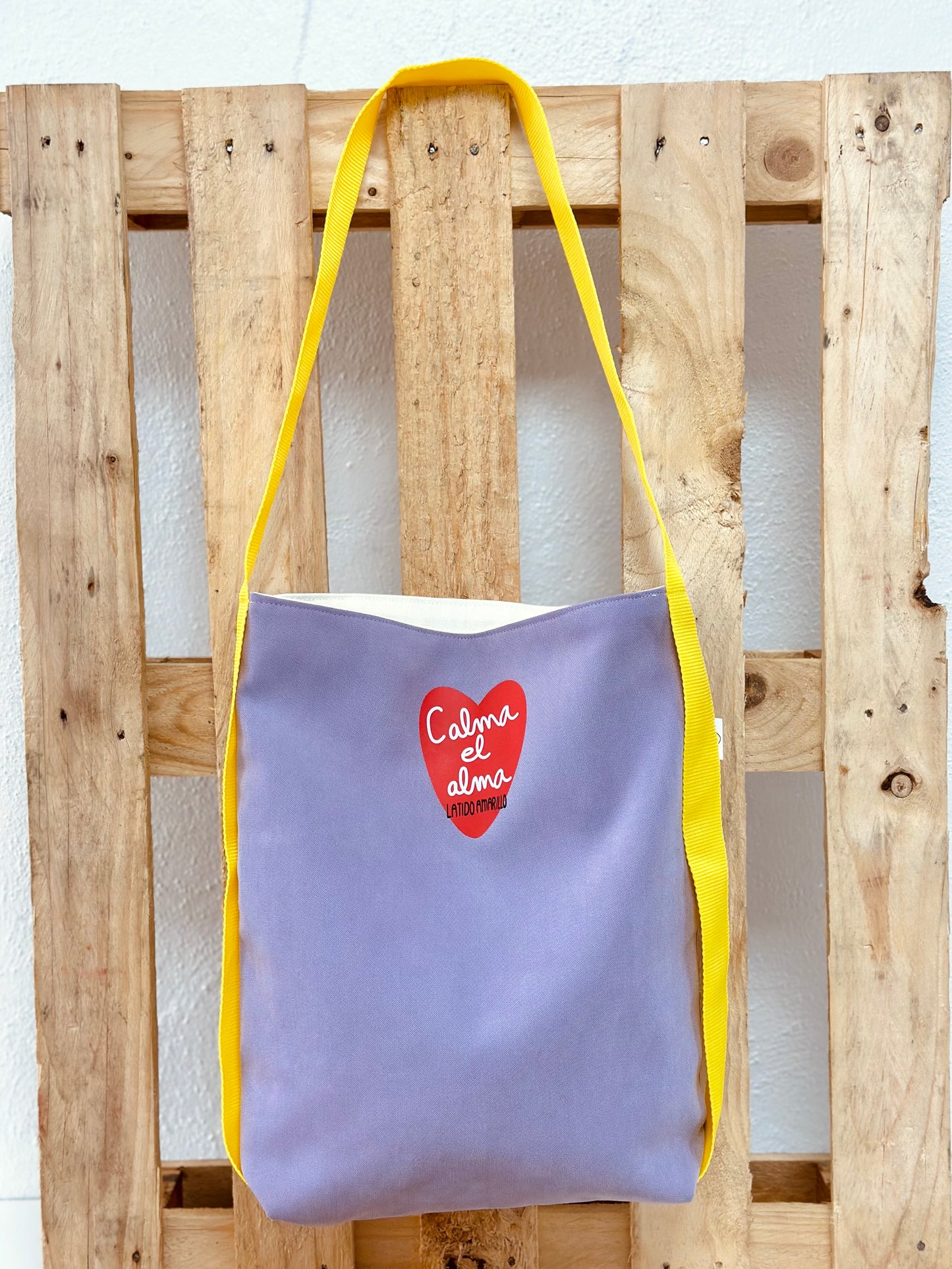 Bolso Tote calma el alma morado