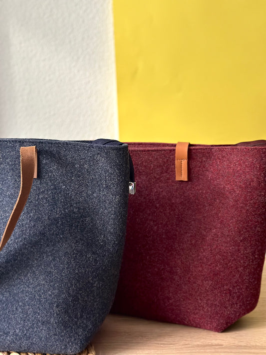Bolso de Fieltro Bordado Granate o Azul Marino