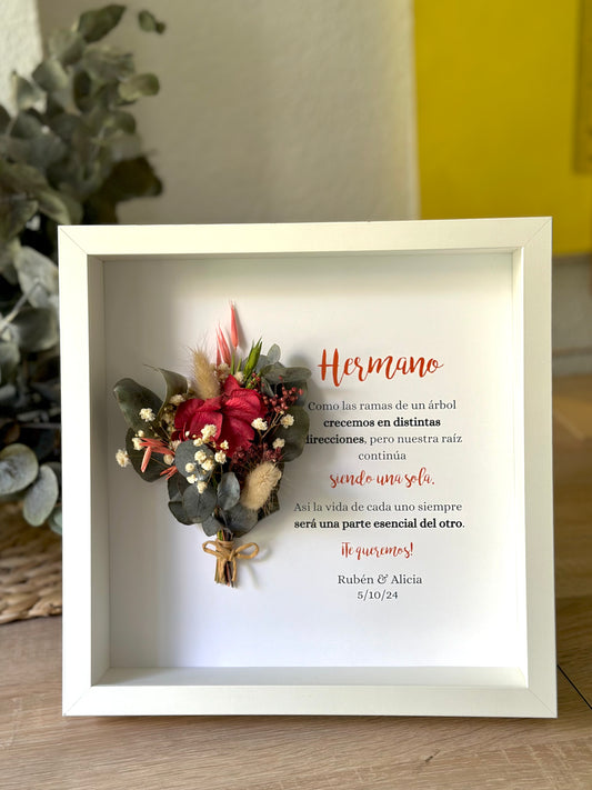 Cuadro con Texto a color y Flores Preservadas.